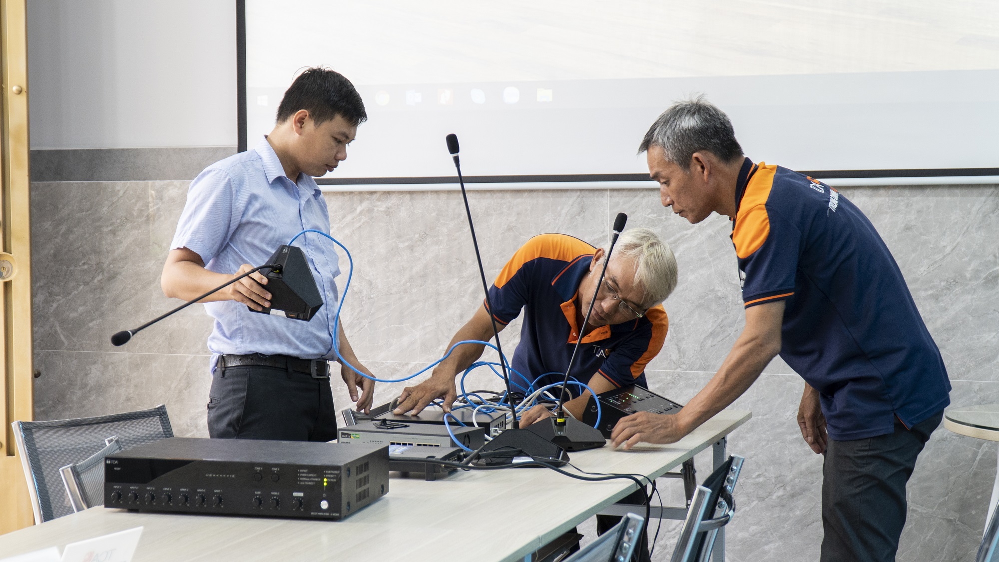 Chuyên viên TOA Electronics đào tạo chuyên sâu tại TCA - Trung Chính Audio