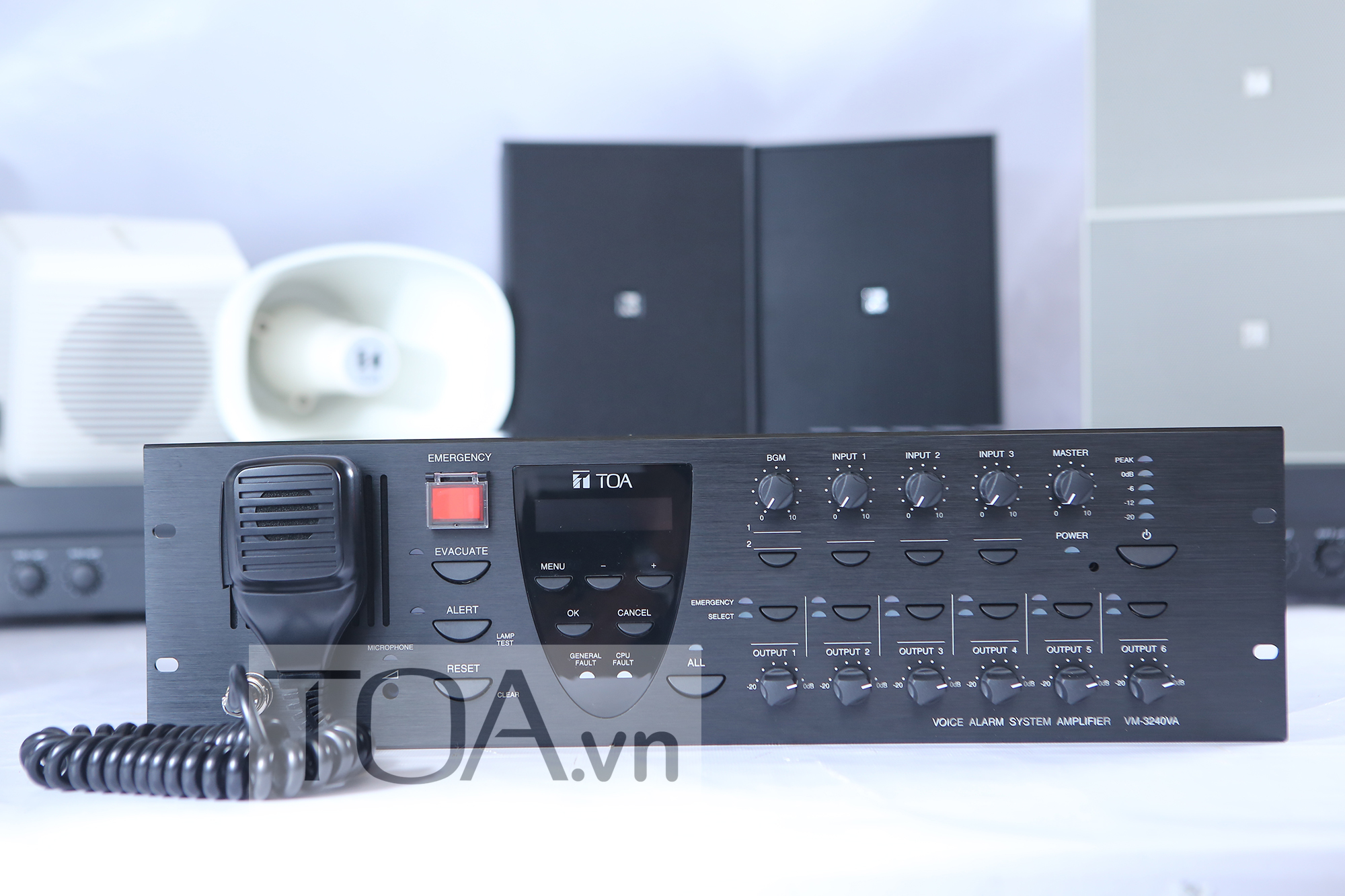 Mixer Amplifier 240W kèm bộ chọn 6 vùng loa TOA VM-3240VA CE
