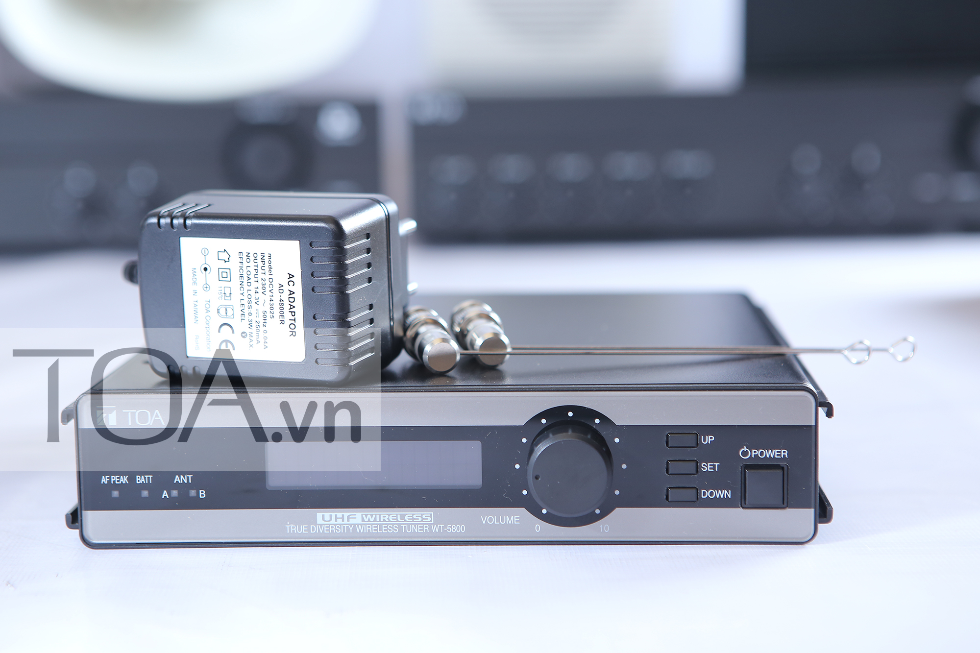 Mic không dây TOA thu tín hiệu UHF WT-5800