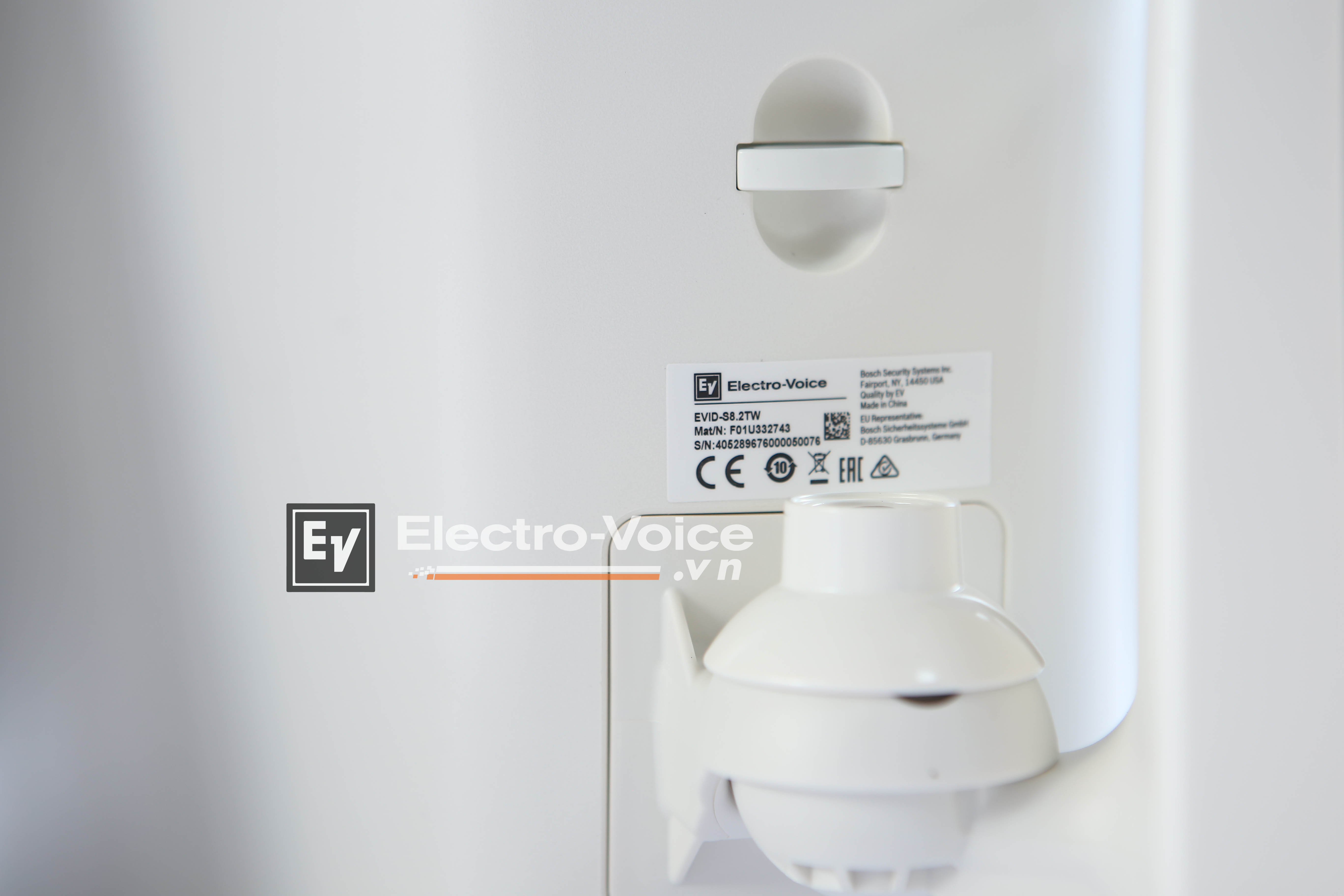 Loa gắn tường Electro-Voice EVID-S8.2TW