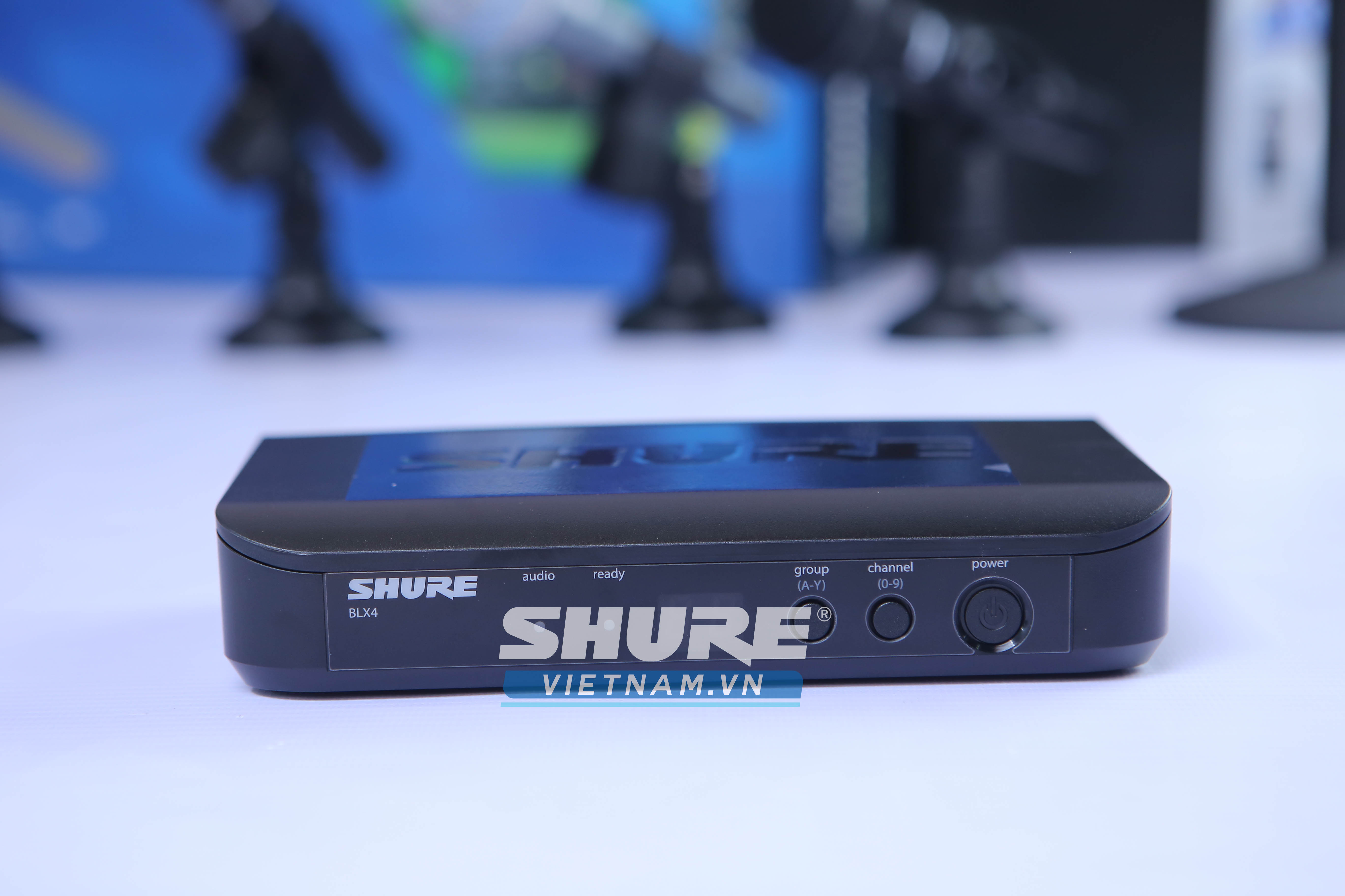 Shure BLX24A/B58 : Bộ thu và phát kèm micro không dây cầm tay