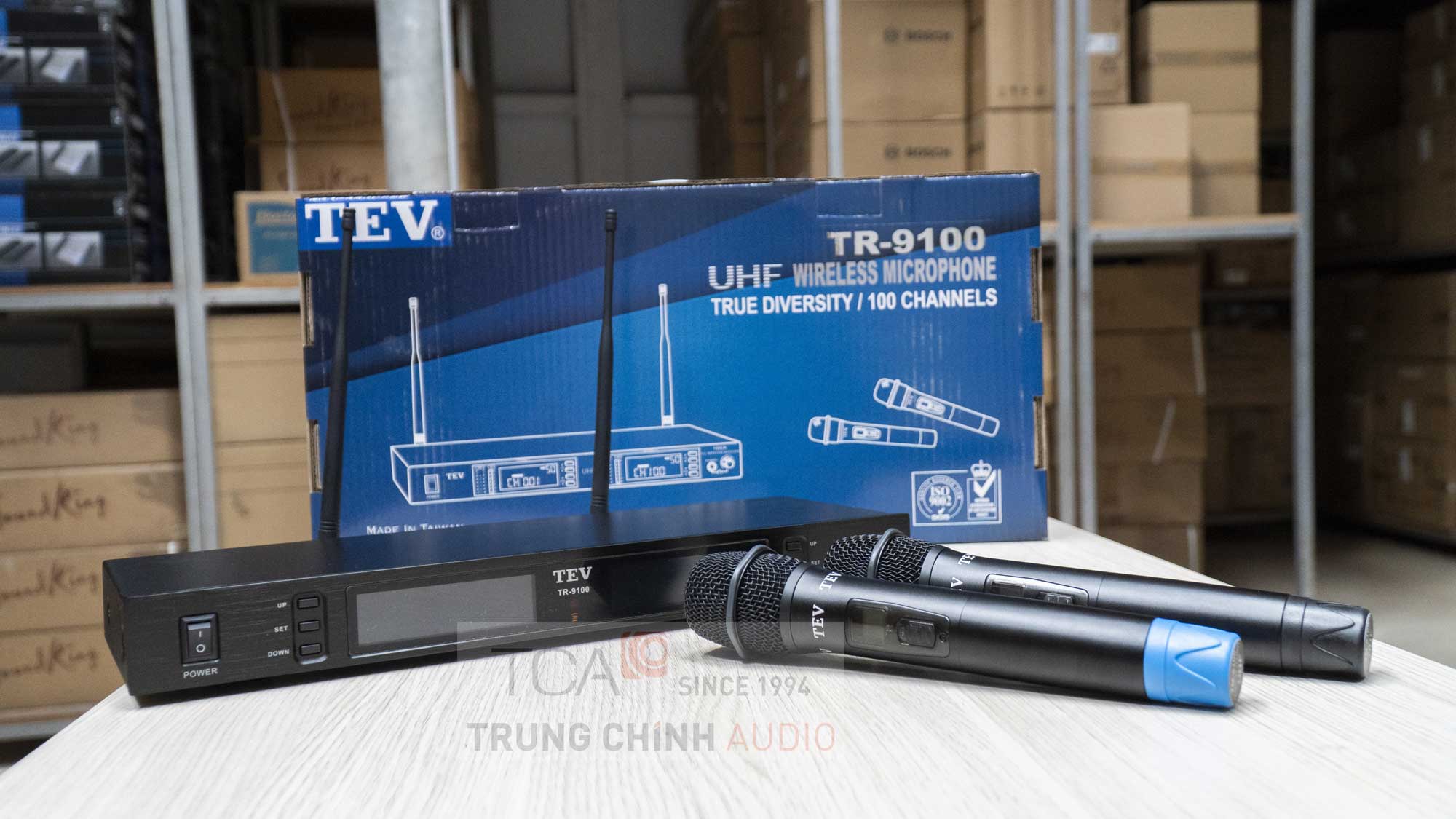 Bộ micro không dây hai tay cầm TEV TR-9100