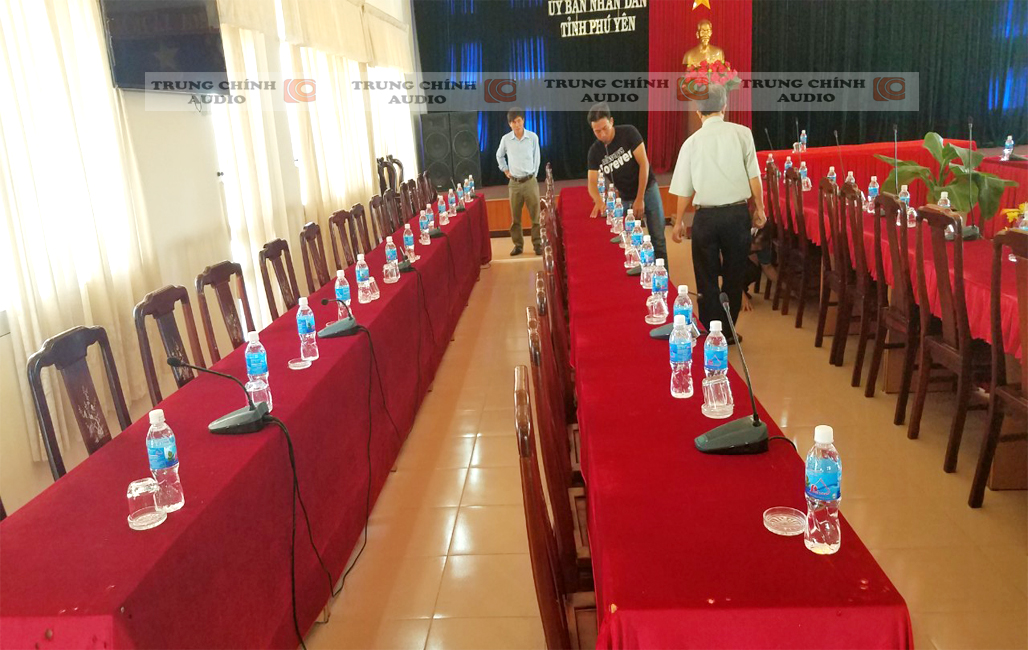 Hệ thống âm thanh hội thảo JTS và TOA: phòng họp UBND tỉnh Phú Yên