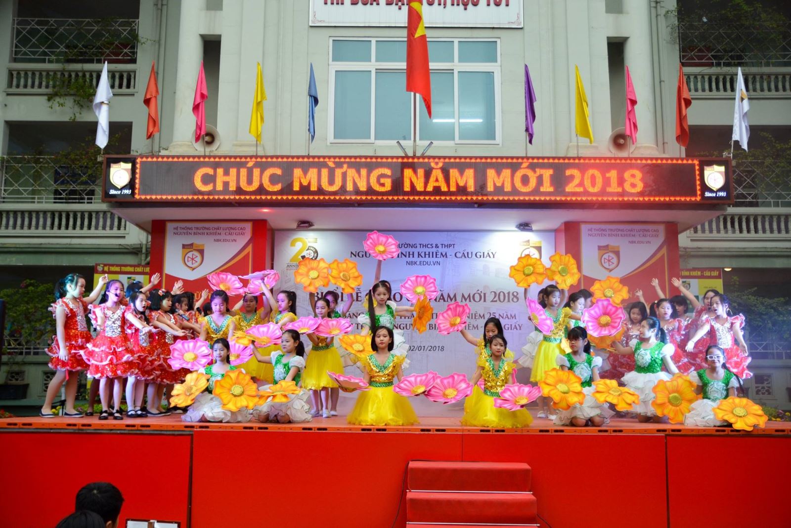 Dàn Âm thanh sân khấu - hệ thống âm thanh trường học Nguyễn Bỉnh Khiêm