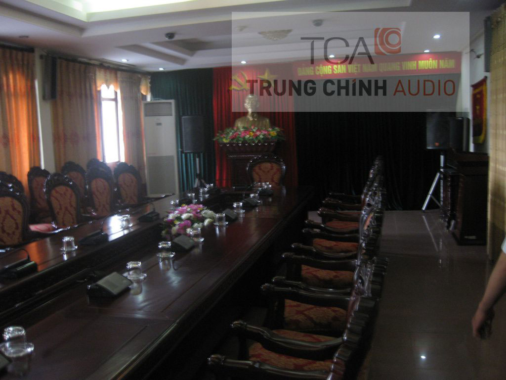 Hệ thống âm thanh hội thảo không dây TOA TS-900 phòng họp HĐND TP Hà Nội