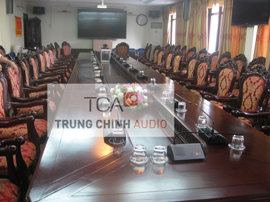 Hệ thống âm thanh hội thảo không dây TOA TS-900 phòng họp HĐND TP Hà Nội