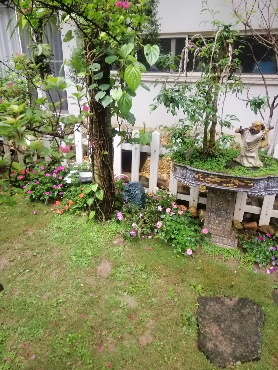 Lắp đặt hệ thống âm thanh sân vườn ngoài trời: Vườn Tùng Villas
