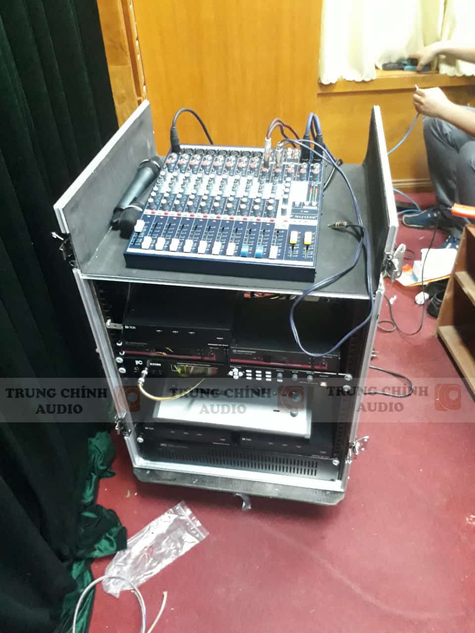 Hệ thống âm thanh hội thảo TOA TS-910: Phòng họp trực tuyến Công An Tỉnh Hải Dương