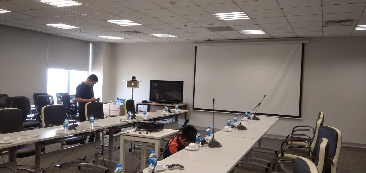Hệ thống âm thanh hội thảo bosch CCS900:  Phòng họp trực tuyến Trung tâm Internet Việt Nam