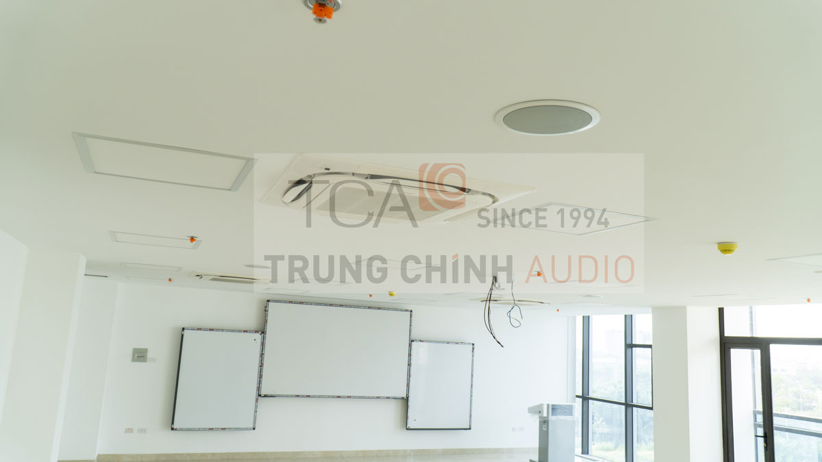 Lắp đặt âm thanh trường học, phòng học lớp học giảng đường: Đại học Kinh tế Nguyễn Văn Linh