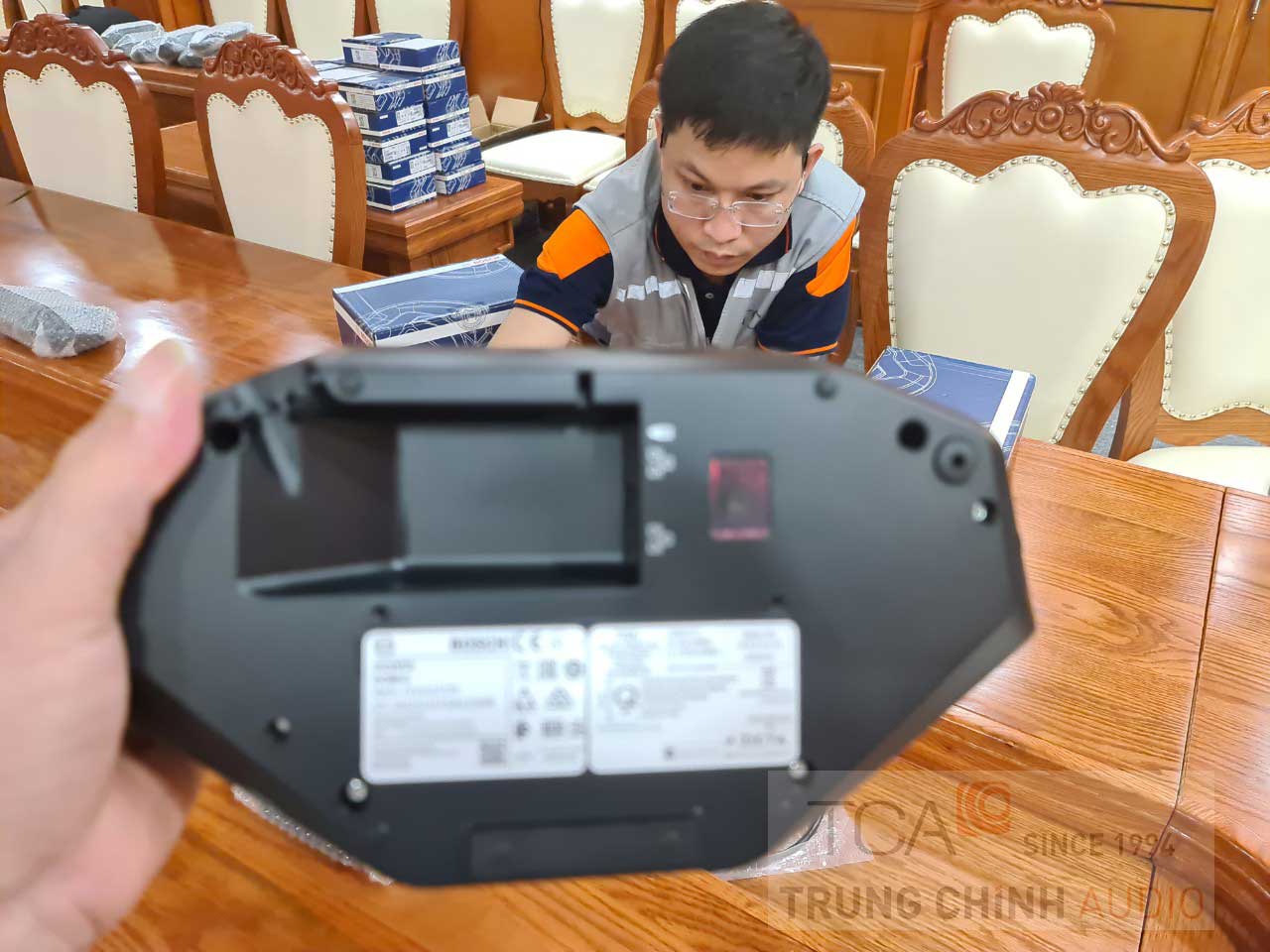 Hệ thống hội nghị trực tiếp BOSCH DICENTIS Conference System : UBND Tỉnh Bắc Giang