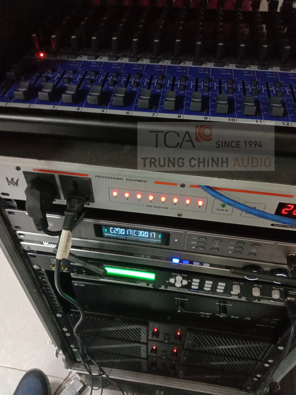 Lắp đặt hệ thống âm thanh phòng họp hội trường TOA TS-780 tại Tỉnh ủy Hà Tĩnh