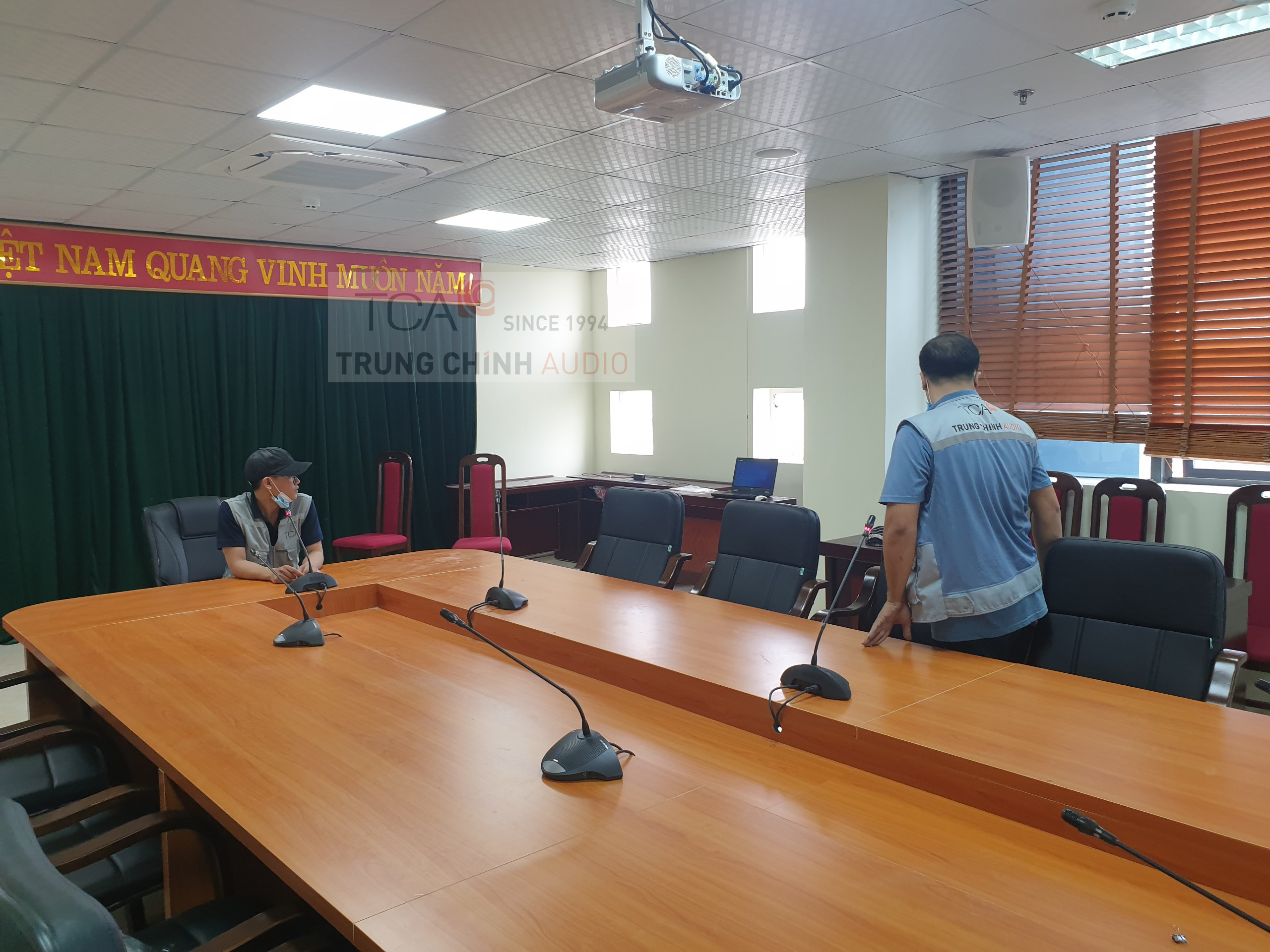 Lắp đặt âm thanh hội thảo hỗ trợ tổ chức họp thường kỳ quốc hội tại Tỉnh Ủy Bắc Giang