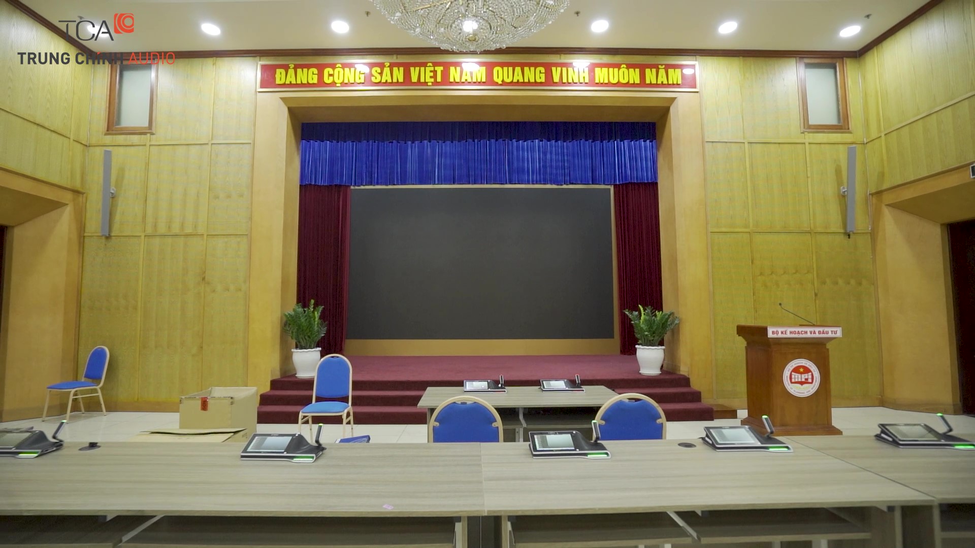 Hệ thống âm thanh hội nghị Bosch Dicentis :  Phòng họp trực tuyến tại Bộ Kế Hoạch Đầu Tư