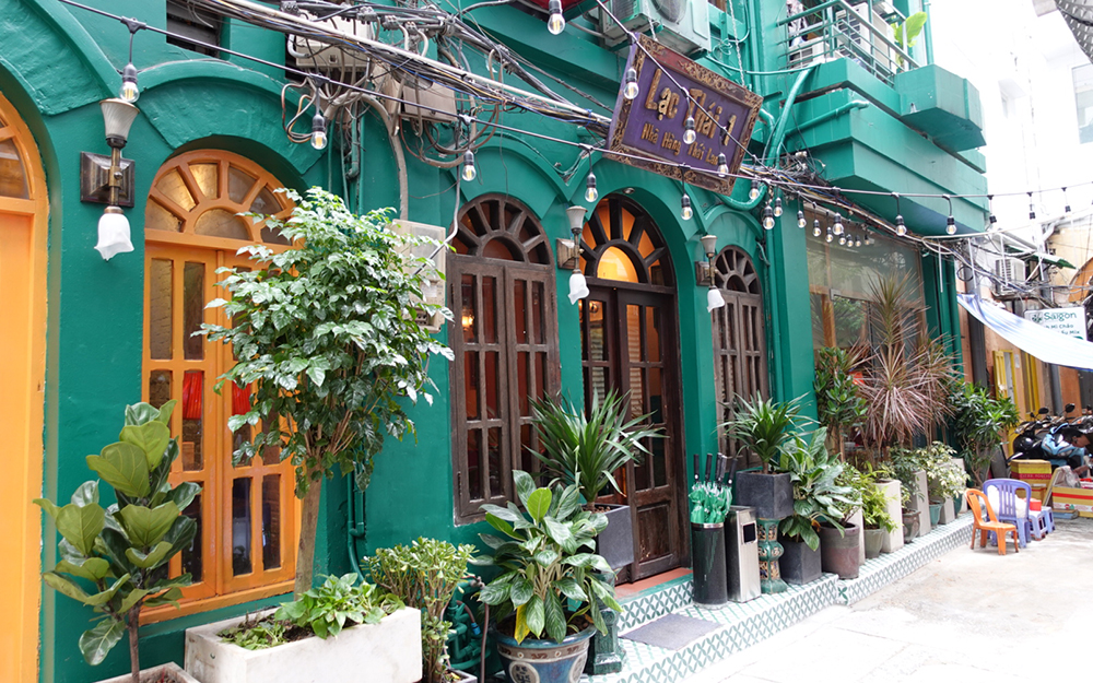 Lắp Đặt Loa Electro-Voice EVIVA Cho Nhà Hàng