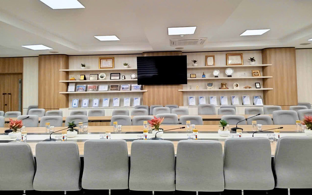 Lắp Đặt Hệ Thống Âm Thanh Phòng Họp Bosch CCS1000D Tại Đại học Kinh tế - Luật (ĐHQG-HCM)