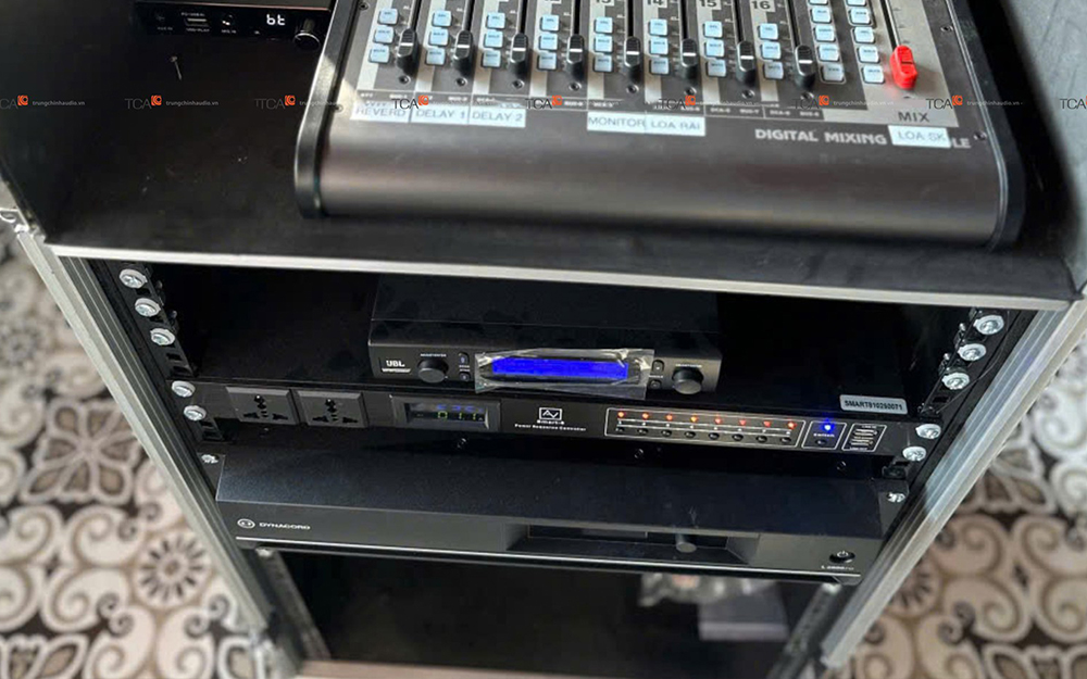 Bộ dàn âm thanh sân khấu : quán cà phê Long Thành (Đồng Nai)