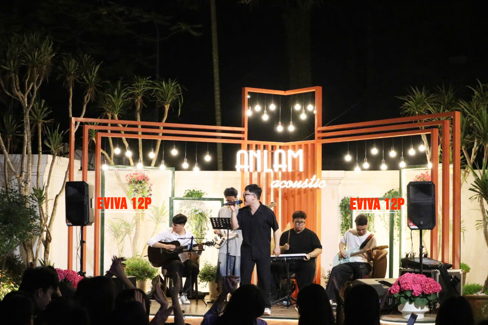 Lắp đặt hệ thống loa Electro-Voice EVIVA cho quán cafe acoustic An Lâm Coffee, Vĩnh Phúc